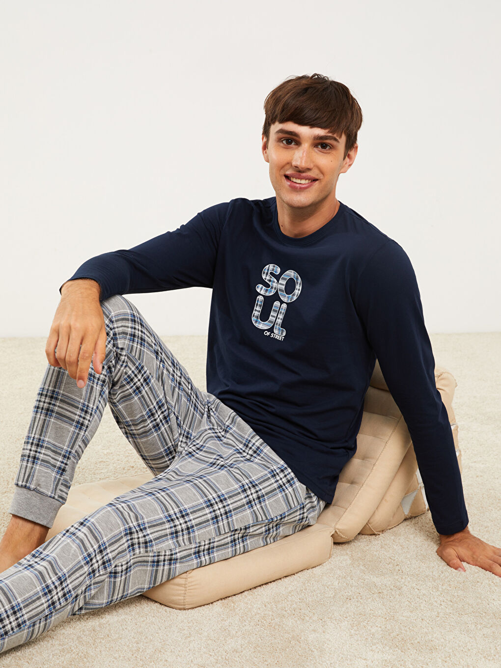 Crew Neck Printed Long Sleeve Men's Pajamas Set
