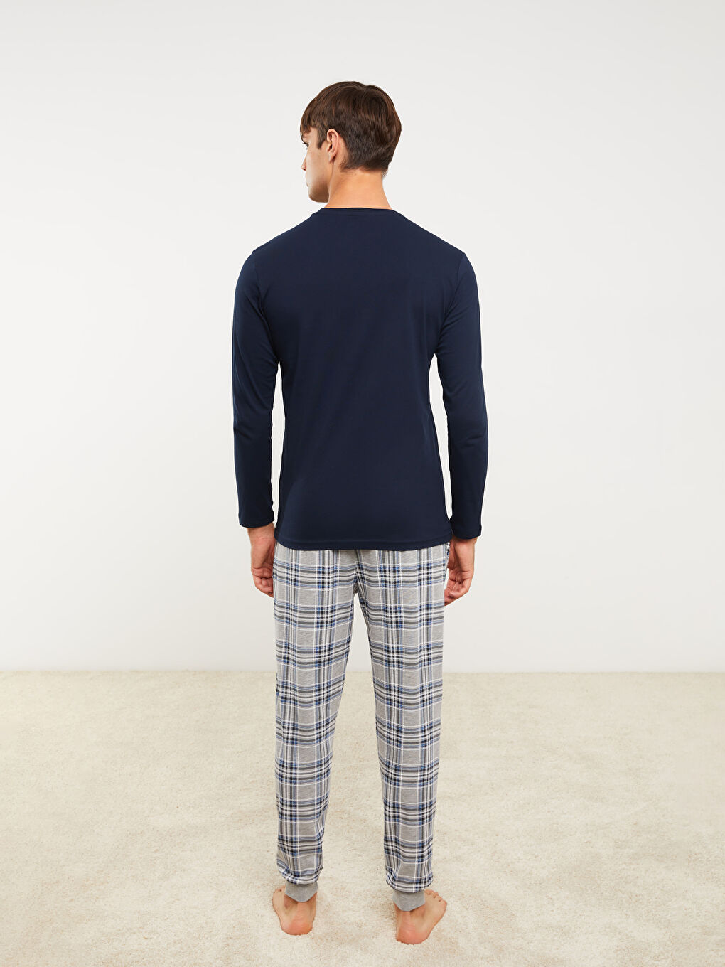 Crew Neck Printed Long Sleeve Men's Pajamas Set-4