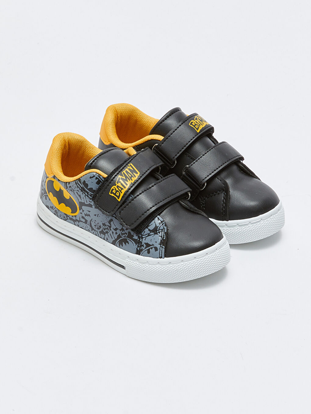 LCW STEPS Chaussures de sport garçon sous licence Batman à velcro -W2BL08Z4-CWN