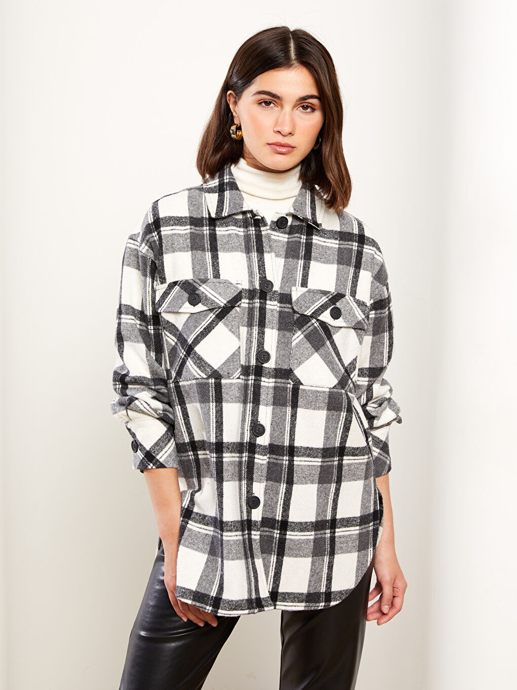 Siyah Ekose Uzun Kollu Kadın Gömlek Ceket-1