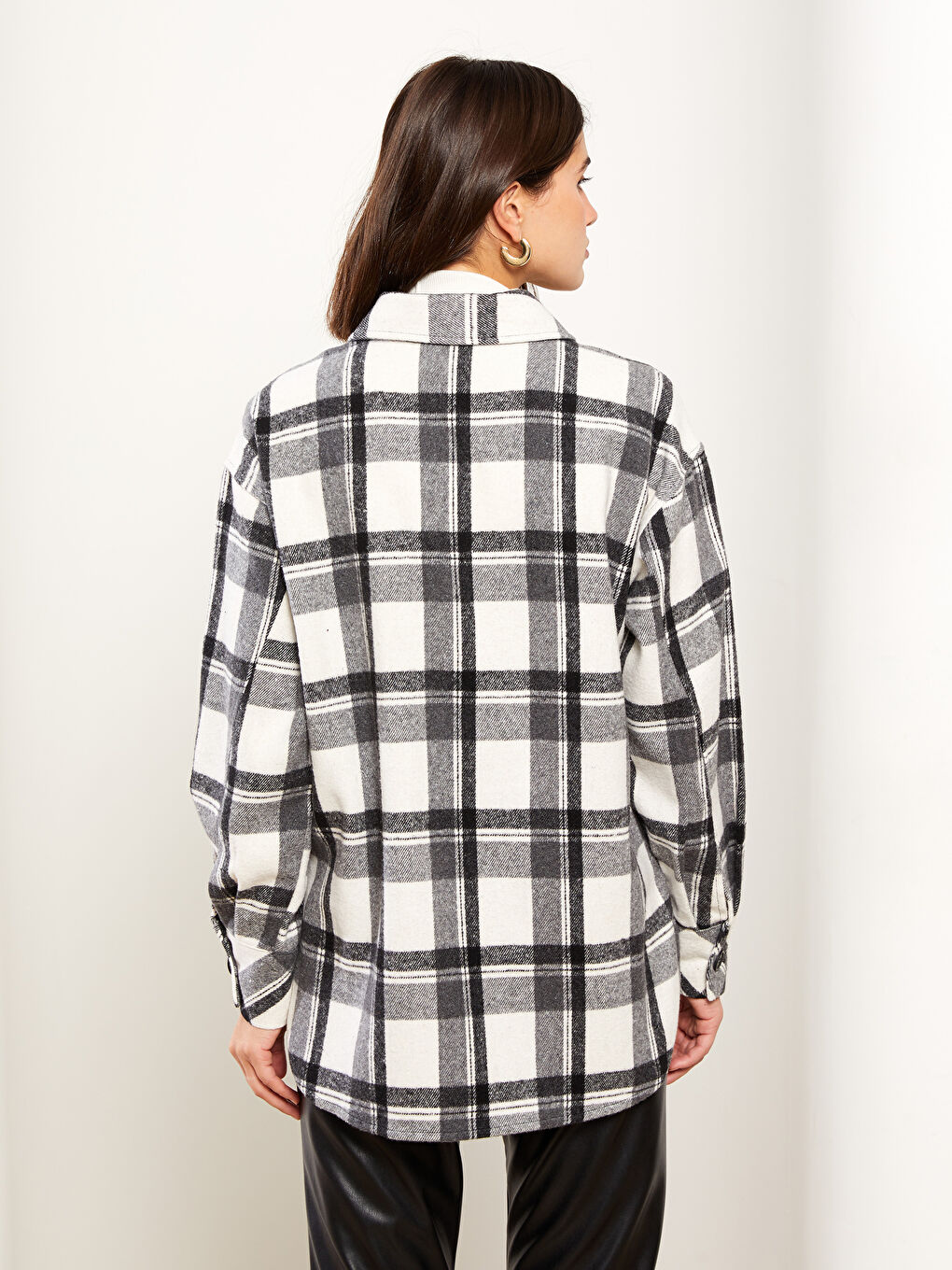 Siyah Ekose Uzun Kollu Kadın Gömlek Ceket-4