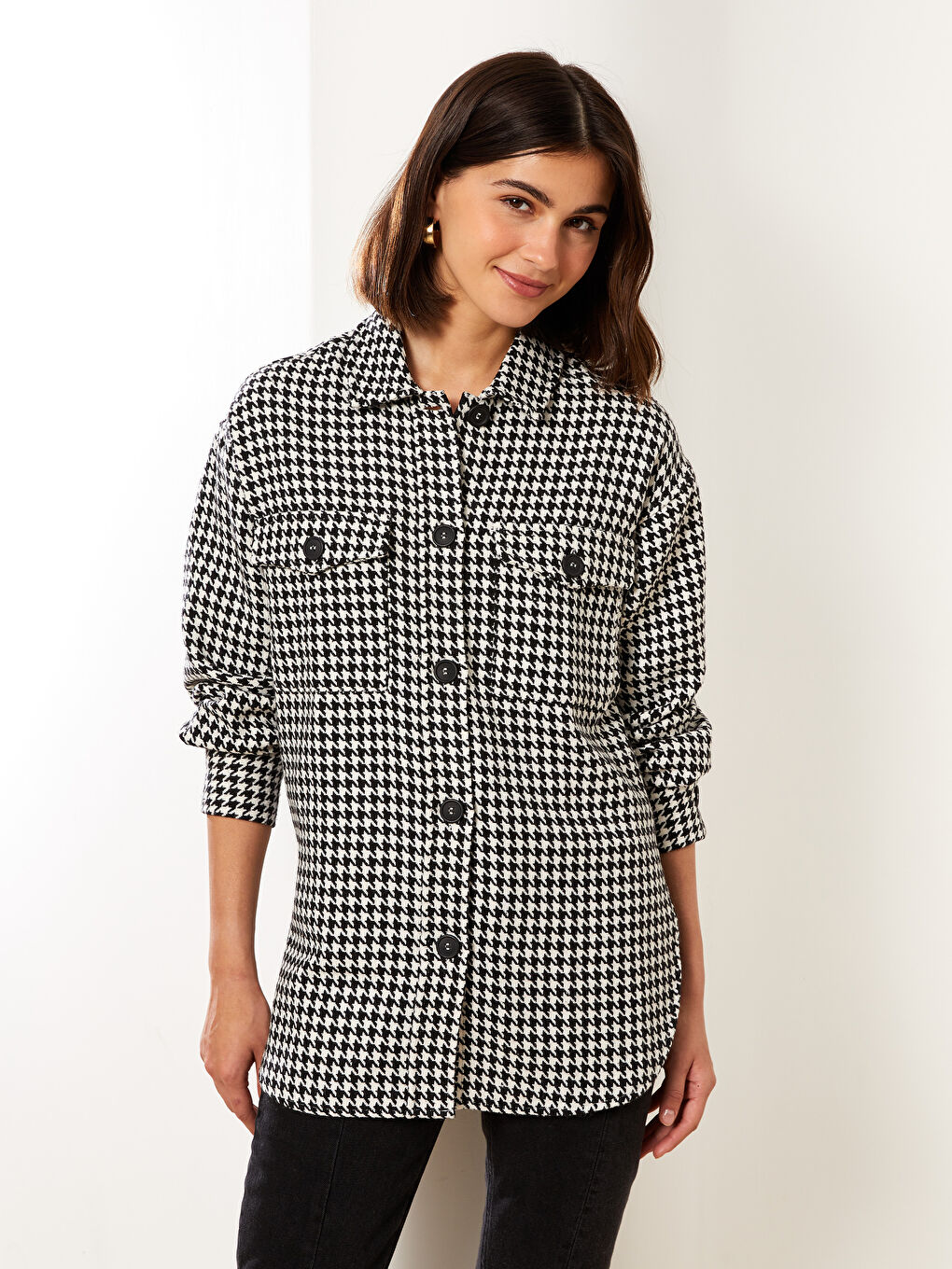 Siyah Desenli Uzun Kollu Tüvit Oversize Kadın Gömlek Ceket