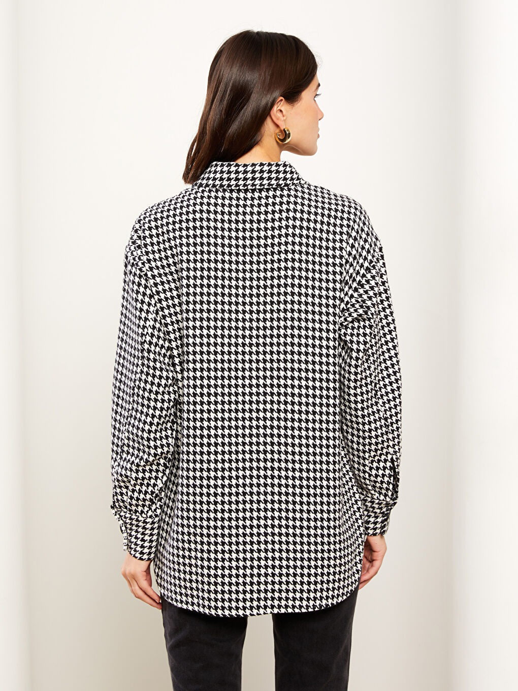 Siyah Desenli Uzun Kollu Tüvit Oversize Kadın Gömlek Ceket-4