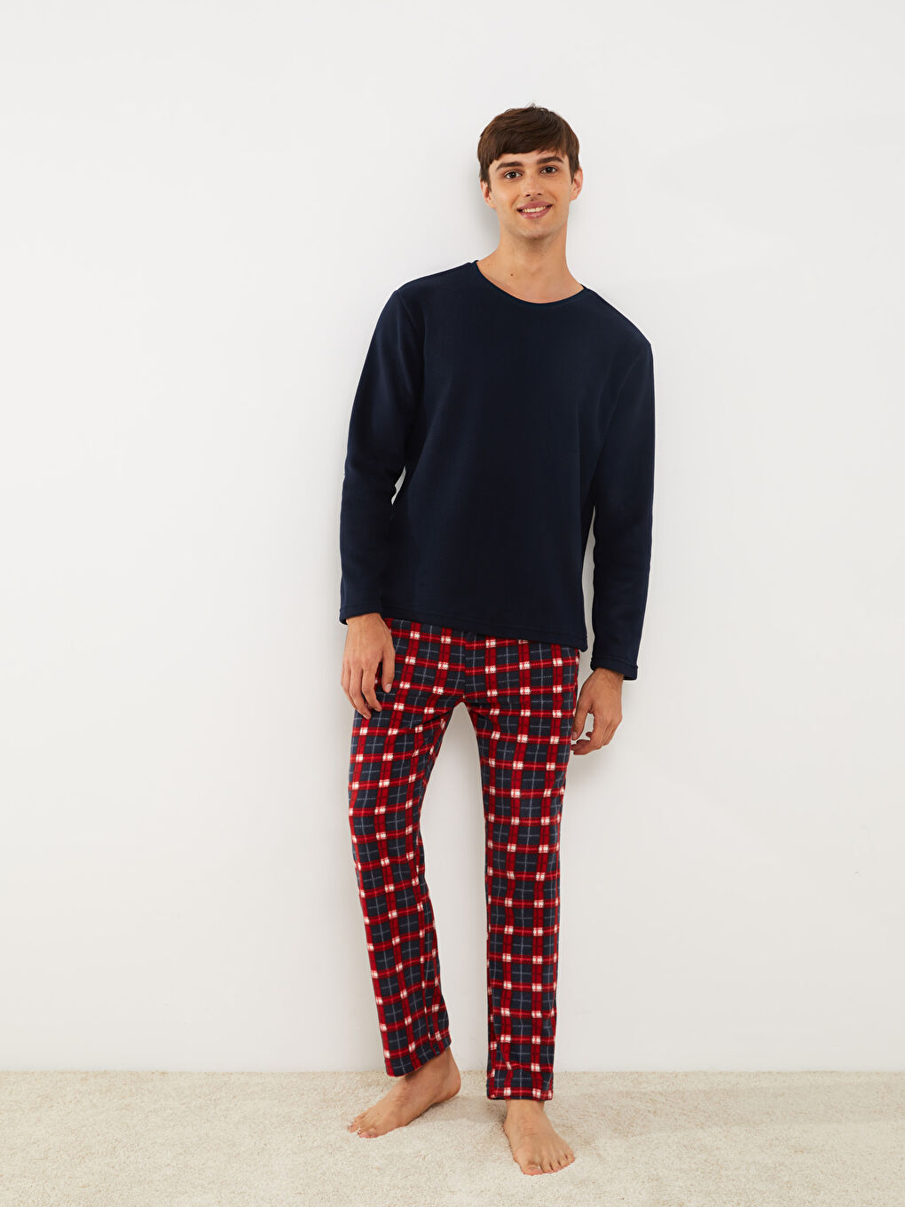 LC WAIKIKI Standard Fit New Year Themed Men's Pyjama Set -W2BL76Z8-LSJ
