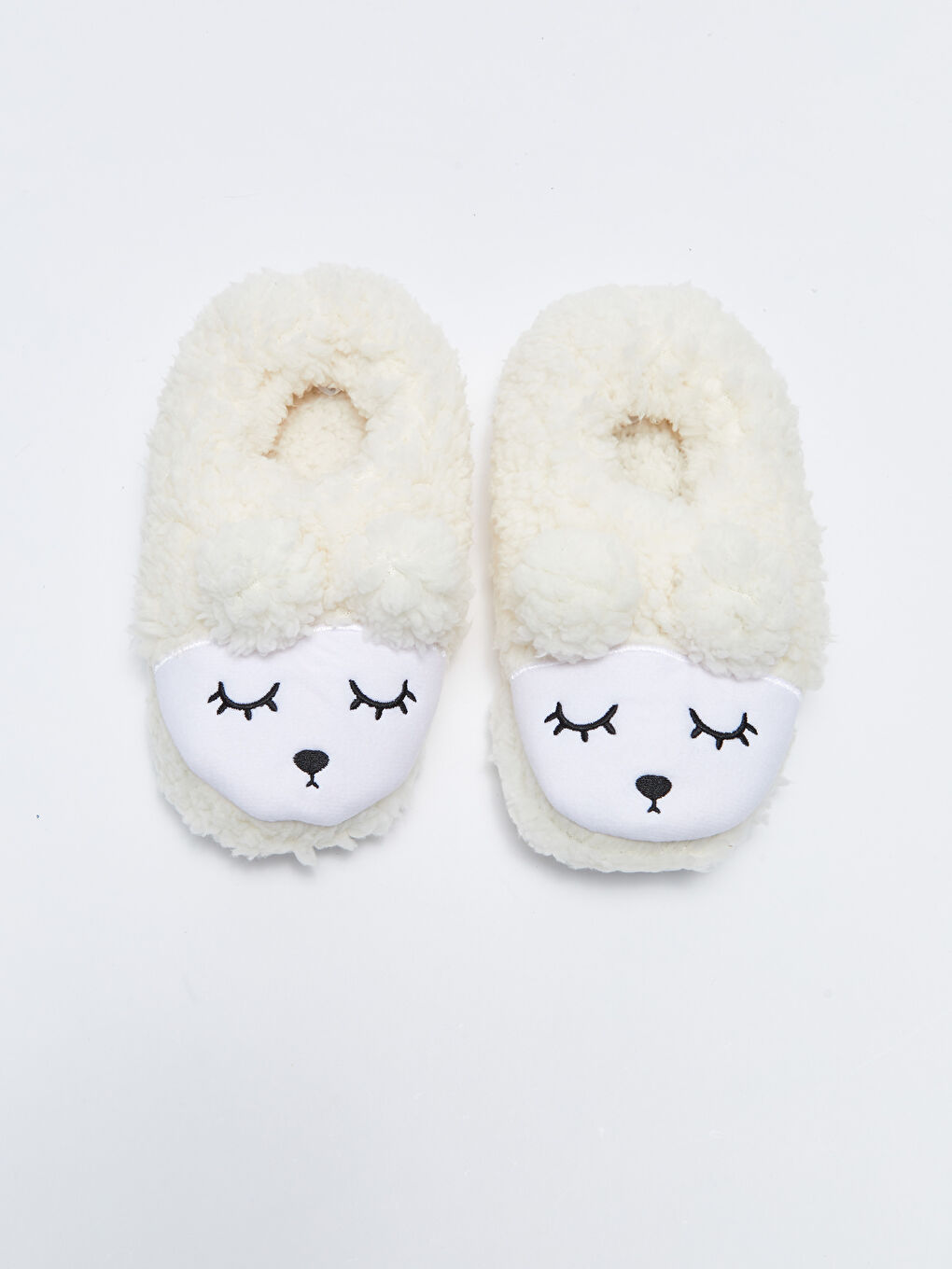 Ekru 3D Aplike Detaylı Nakışlı Pelüş Kadın Ev Terliği-2