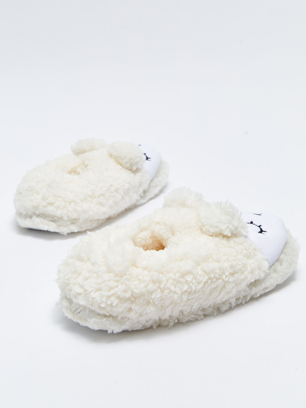 Ekru 3D Aplike Detaylı Nakışlı Pelüş Kadın Ev Terliği-4