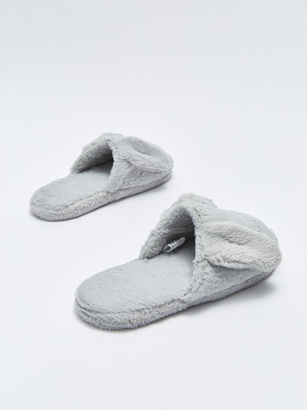 Gri 3D Aplike Detaylı Nakışlı Pelüş Kadın Ev Terliği-4