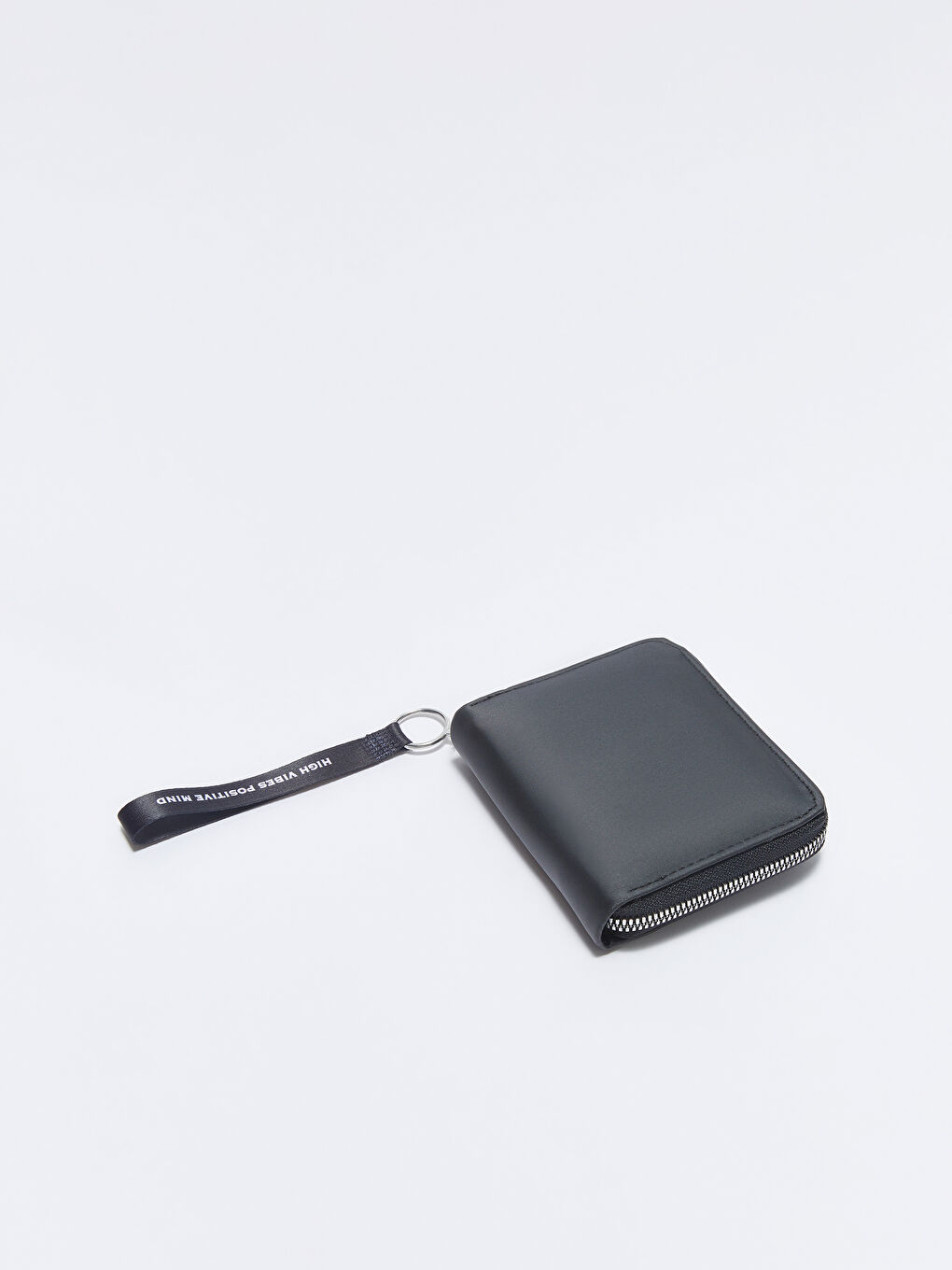 Siyah Deri Görünümlü Etiket Baskılı Kadın Cüzdan-2