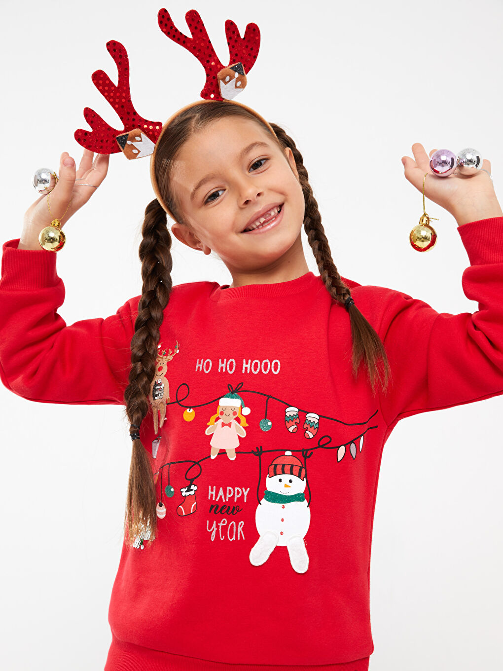 LCW Kids Crew Neck New Year Themed Long Sleeve Girl Sweatshirt -W2BN63Z4-HNK