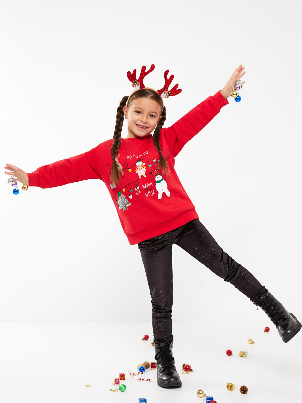 LCW Kids Crew Neck New Year Themed Long Sleeve Girl Sweatshirt -W2BN63Z4-HNK