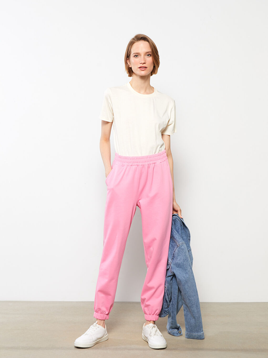 بنطلون رياضي سادة بخصر مرن للسيدات