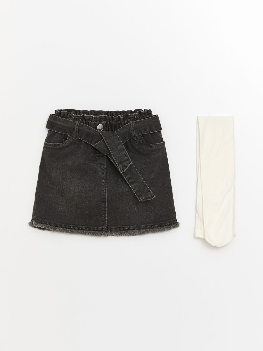 Gri Beli Lastikli Kız Bebek Jean Şort ve Külotlu Çorap 2'li Takım