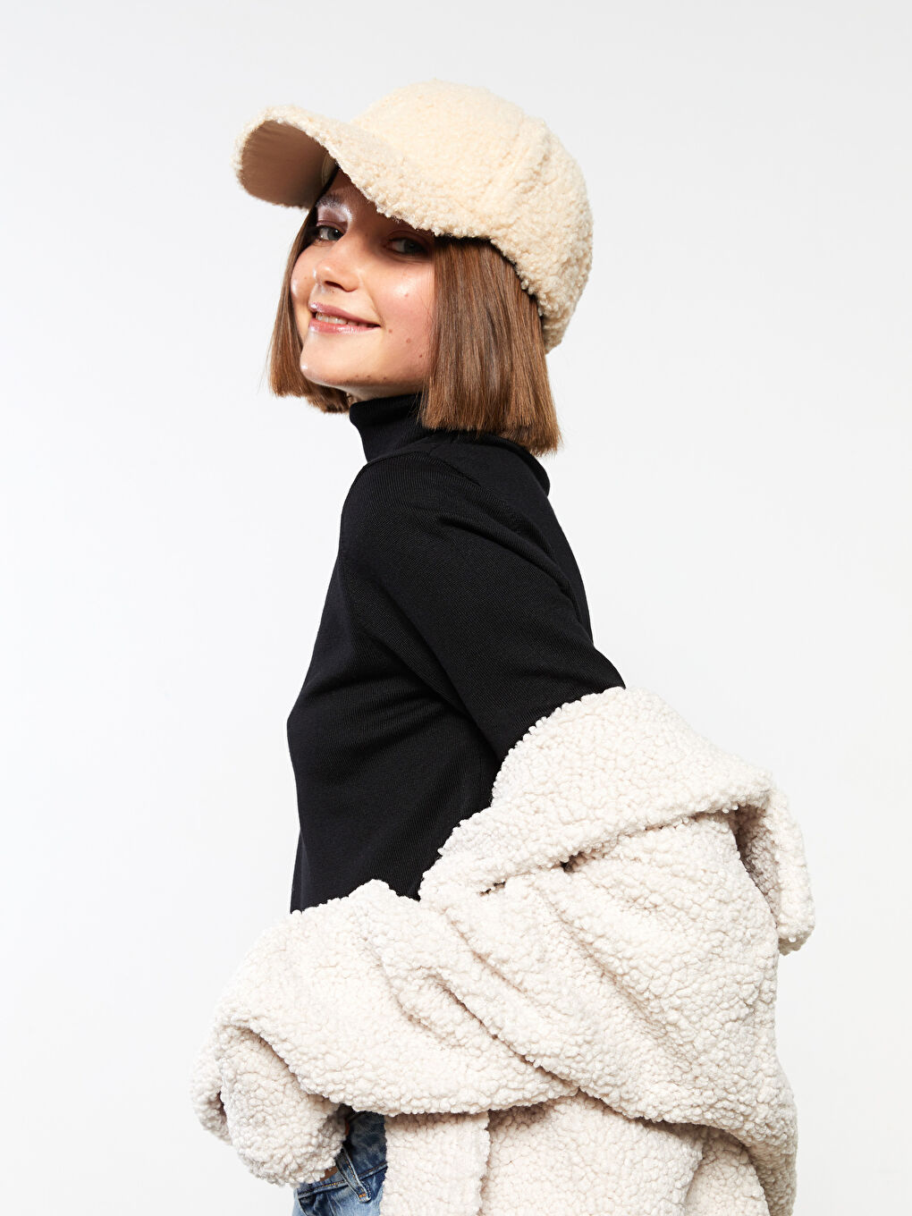 Bej Kürk Görünümlü Kadın Kep Şapka