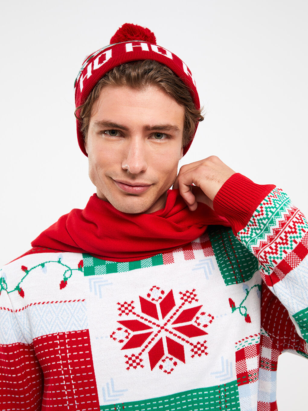 Kırmızı Bisiklet Yaka Uzun Kollu Yılbaşı Temalı Erkek Triko Kazak