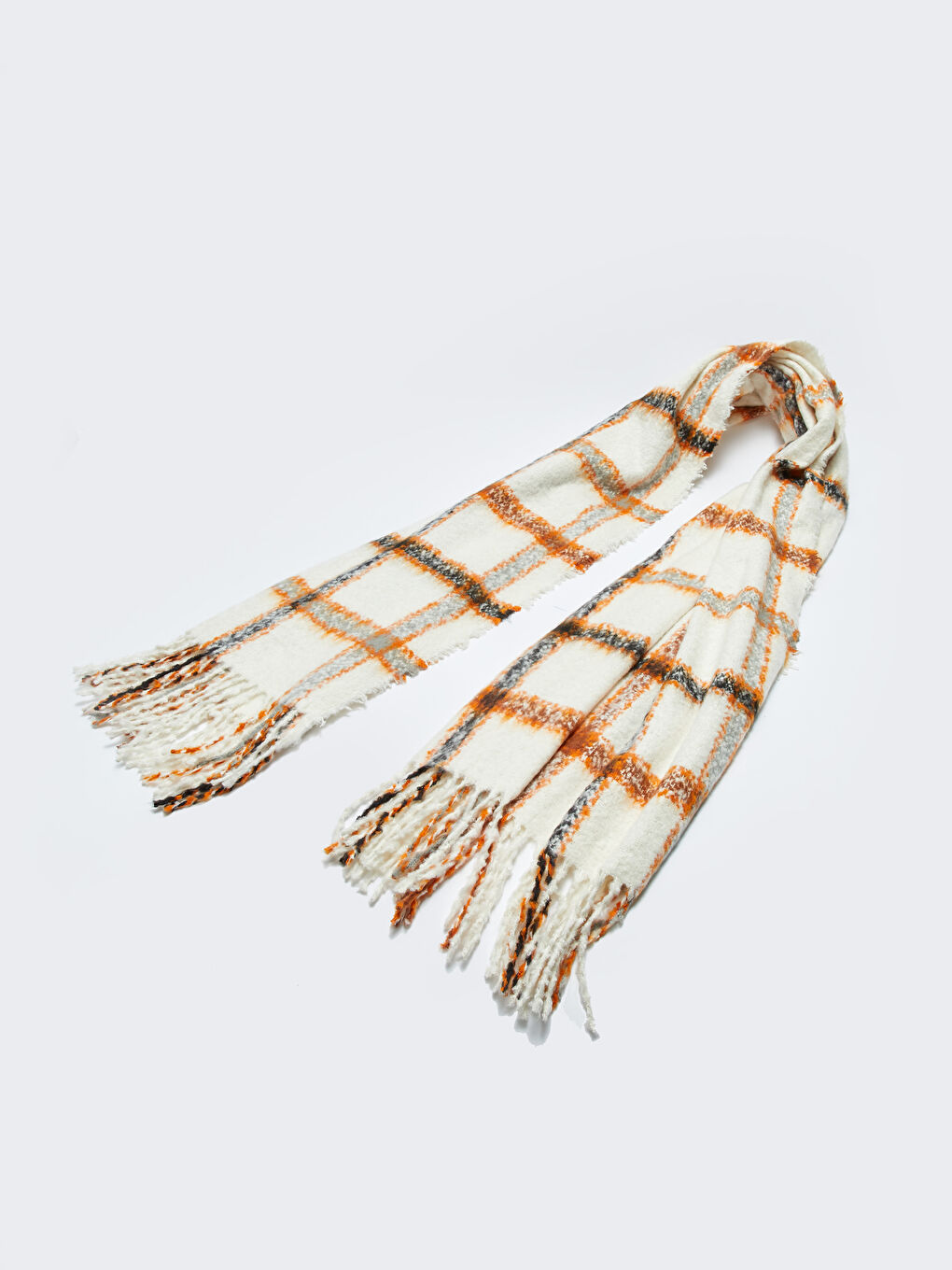 Kahverengi Ekose Desenli Saçaklı Kadın Atkı-3