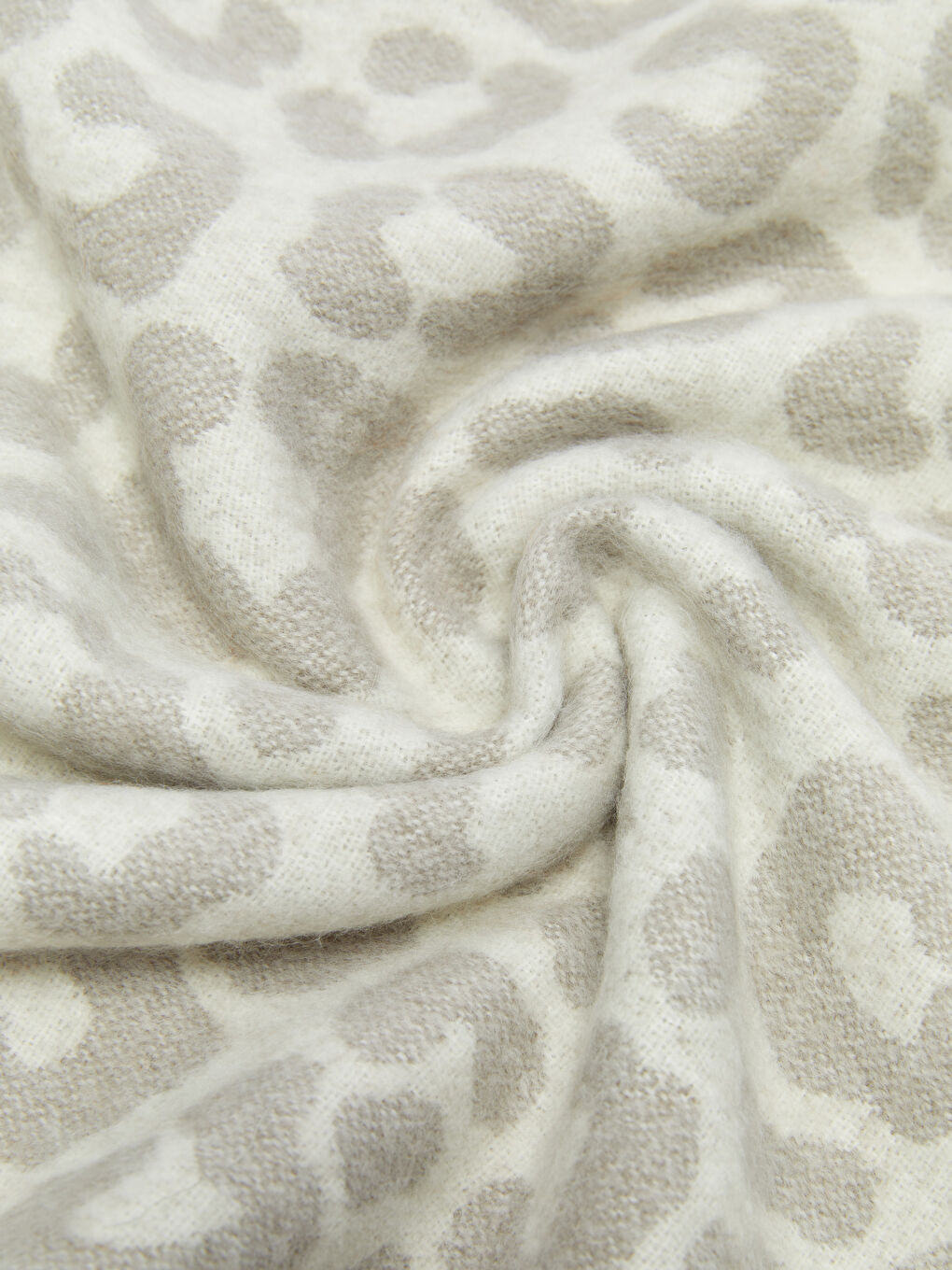 Leopard Patterned Fringed Women's Scarf-5