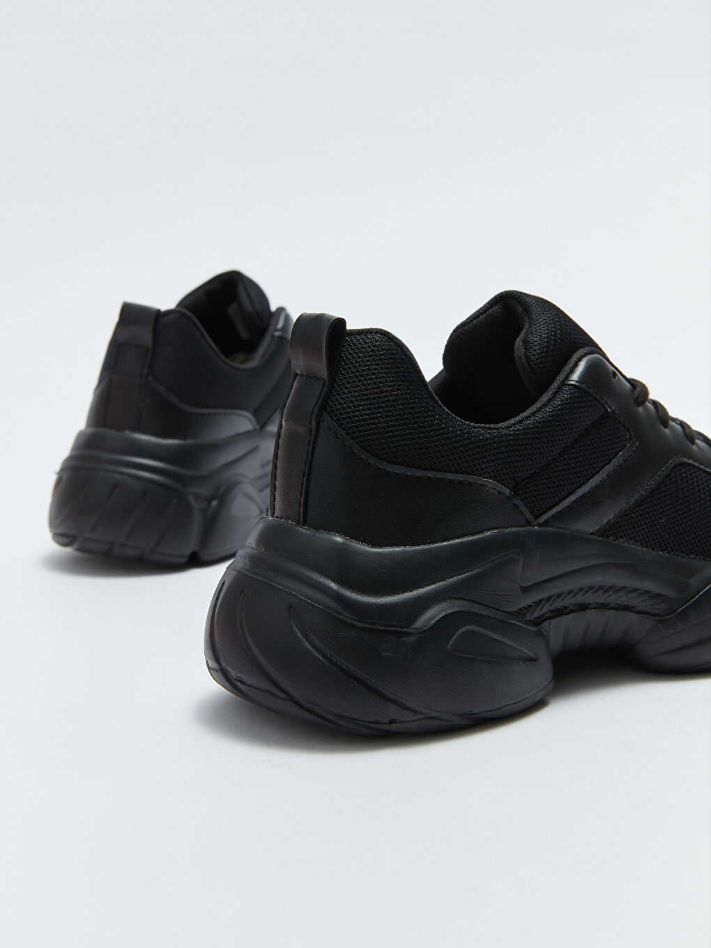 Siyah Bağcıklı Kalın Taban Kadın Aktif Spor Ayakkabı-3