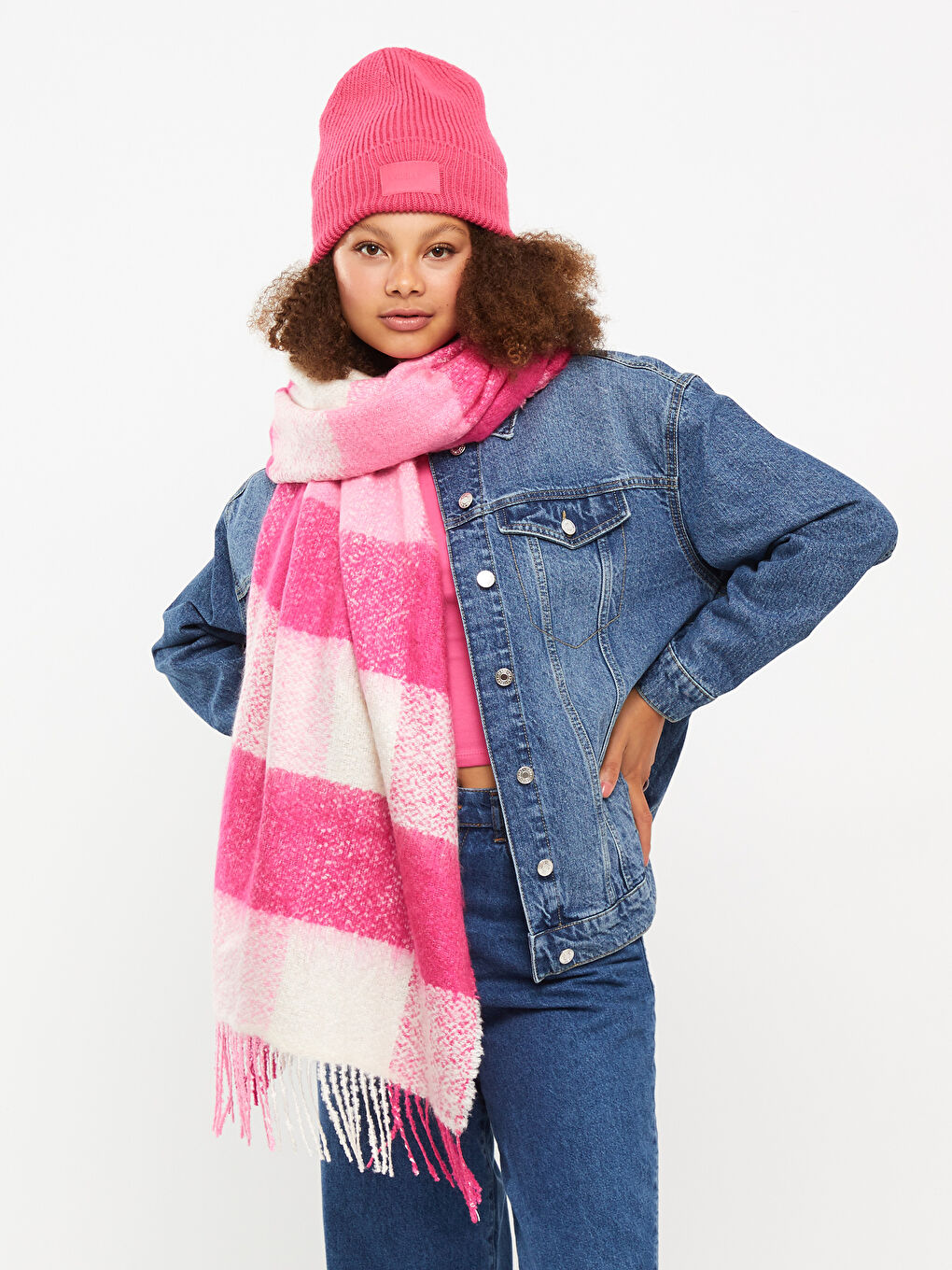 Pembe Ekose Desenli Saçaklı Kadın Atkı