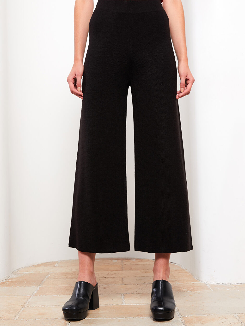 Siyah Kadın Beli Lastikli Düz Triko Pantolon-3