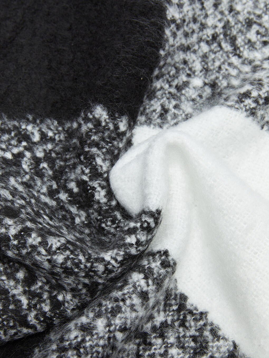 Striped Fringed Women's Scarf-5