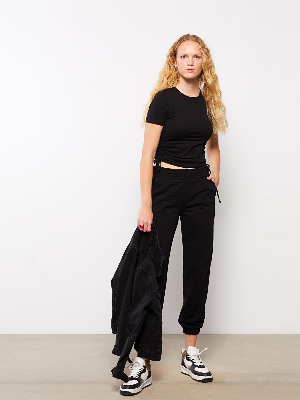 希少 ！！ APEE バックロゴ入り ブラックパンツ【美品】 Sサイズ XSIDE Elastic Waist Regular Pocket Detailed Women's
