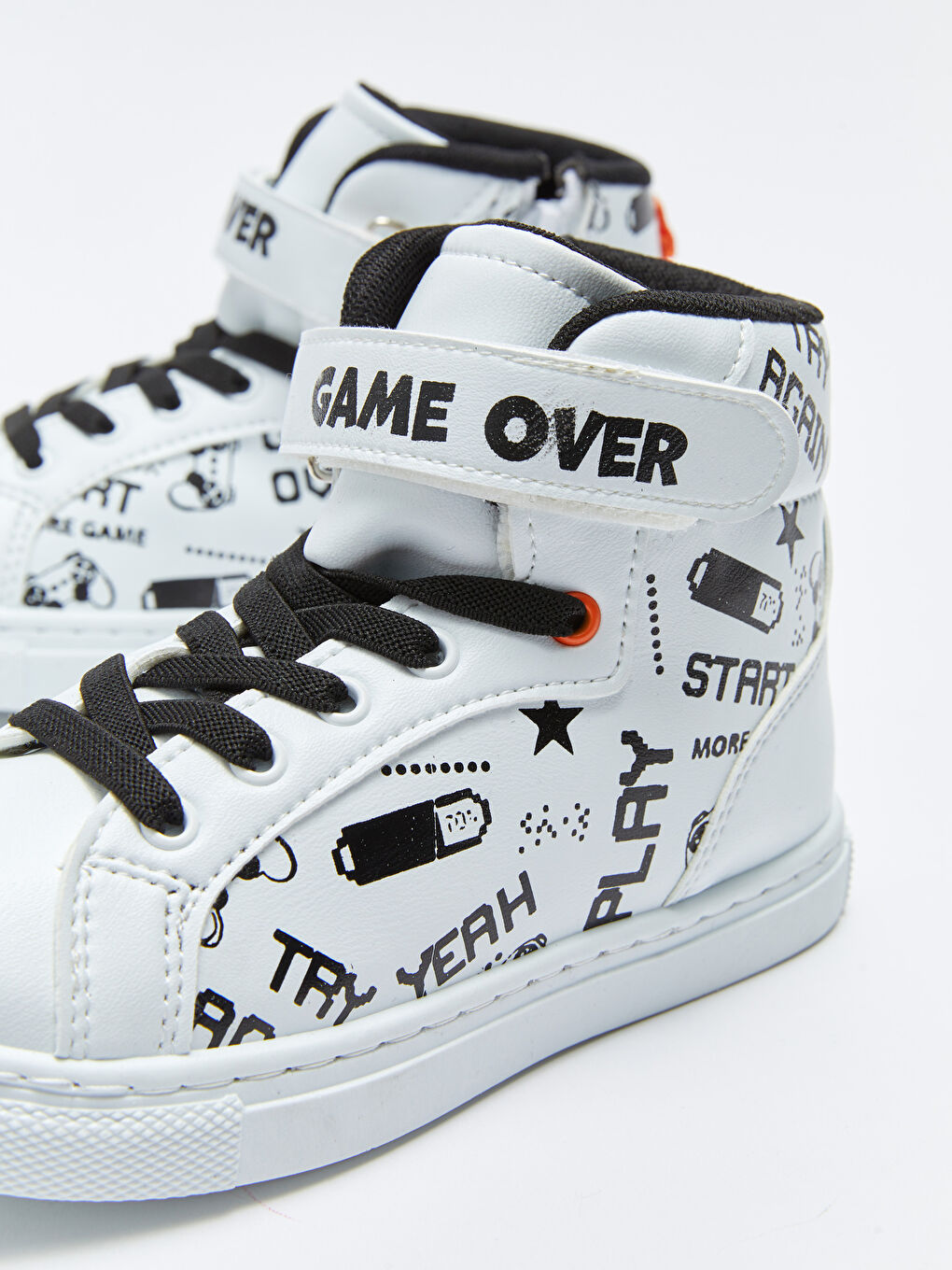 Beyaz Baskılı Cırt Cırt ve Fermuar Kapamalı Erkek Çocuk Bot-5