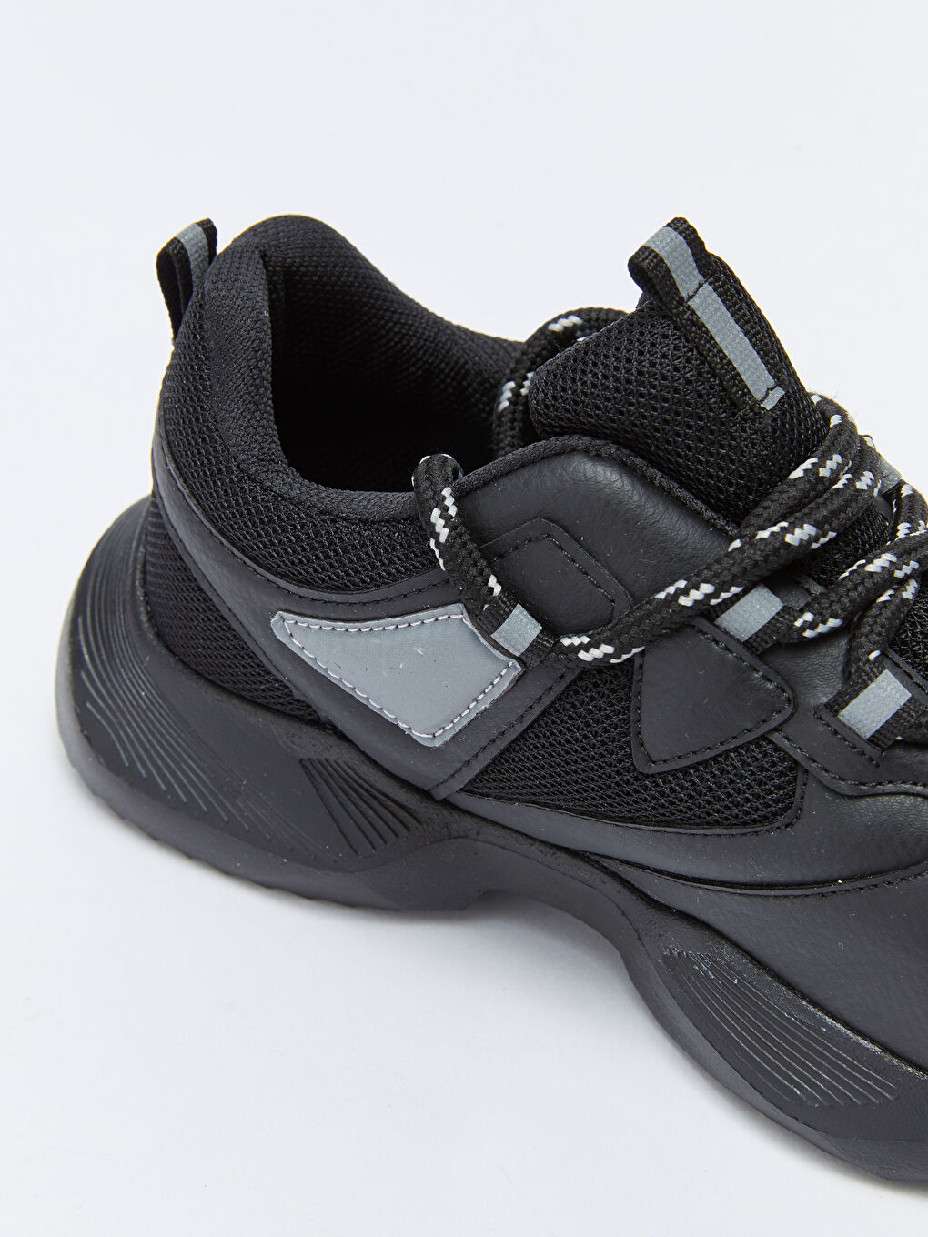 Siyah Bağcıklı Erkek Çocuk Aktif Spor Ayakkabı-5