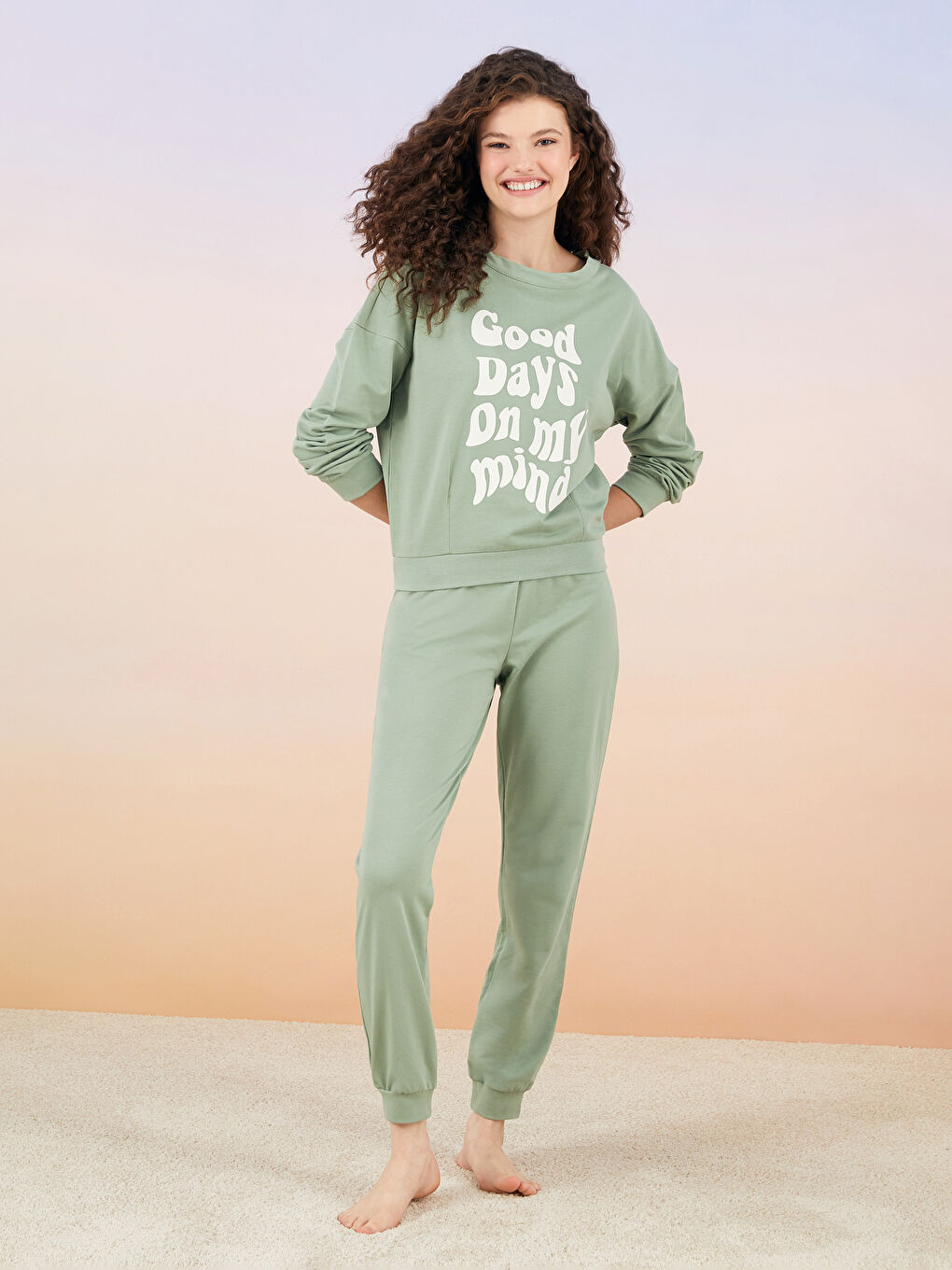 طقم بيجامة كم طويل ياقة دائرية مطبوع قطن للسيدات