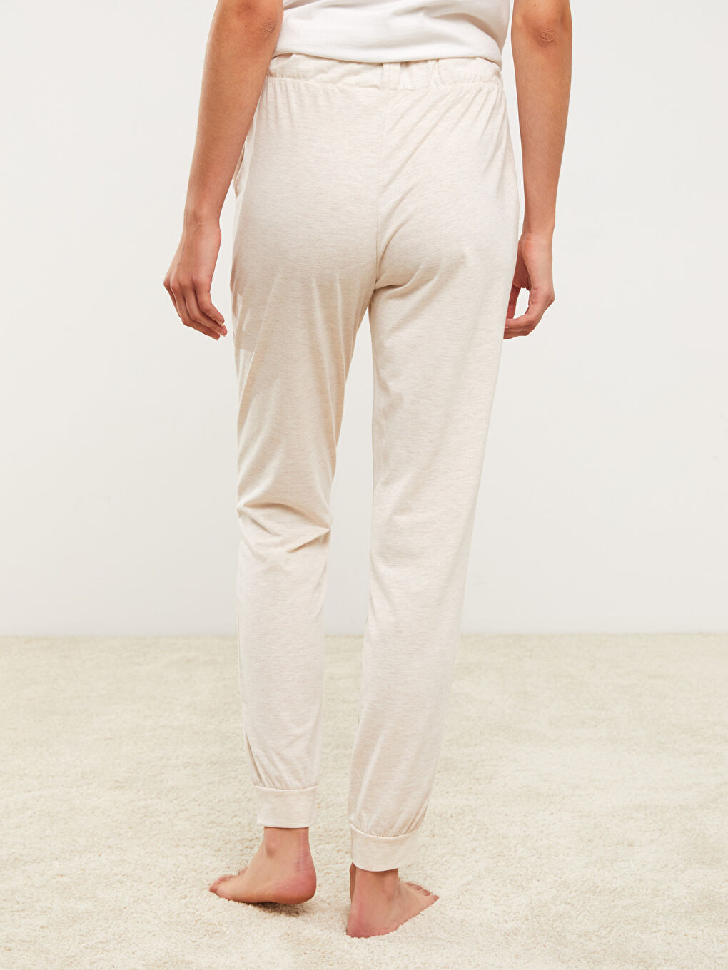 قيعان بيجامة جوجر مطبوعة بخصر مرن للسيدات-4