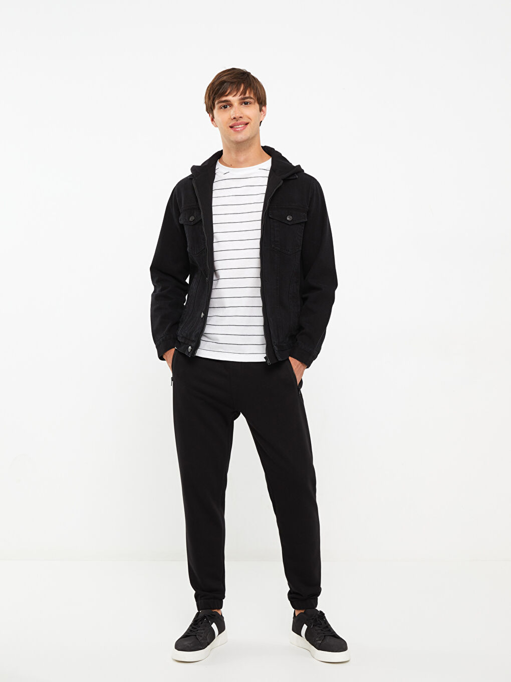 جاكيت جينز رجالي بقصة عادية