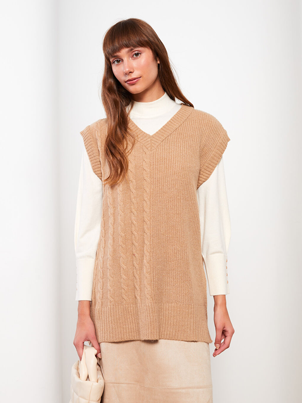 Bej Kadın V Yaka Düz Triko Süveter-1