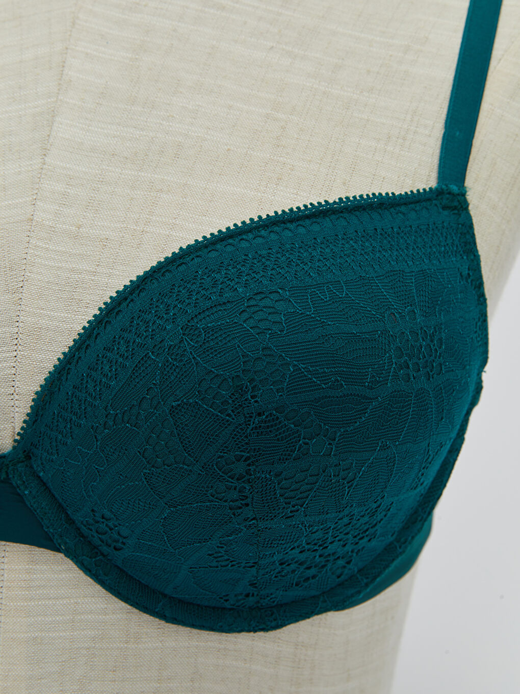 Окабелен неподплатен дантелен сутиен тип тениска-2