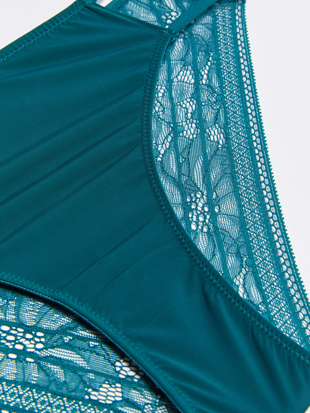 Spitzenbesetzte brasilianische Slips-2