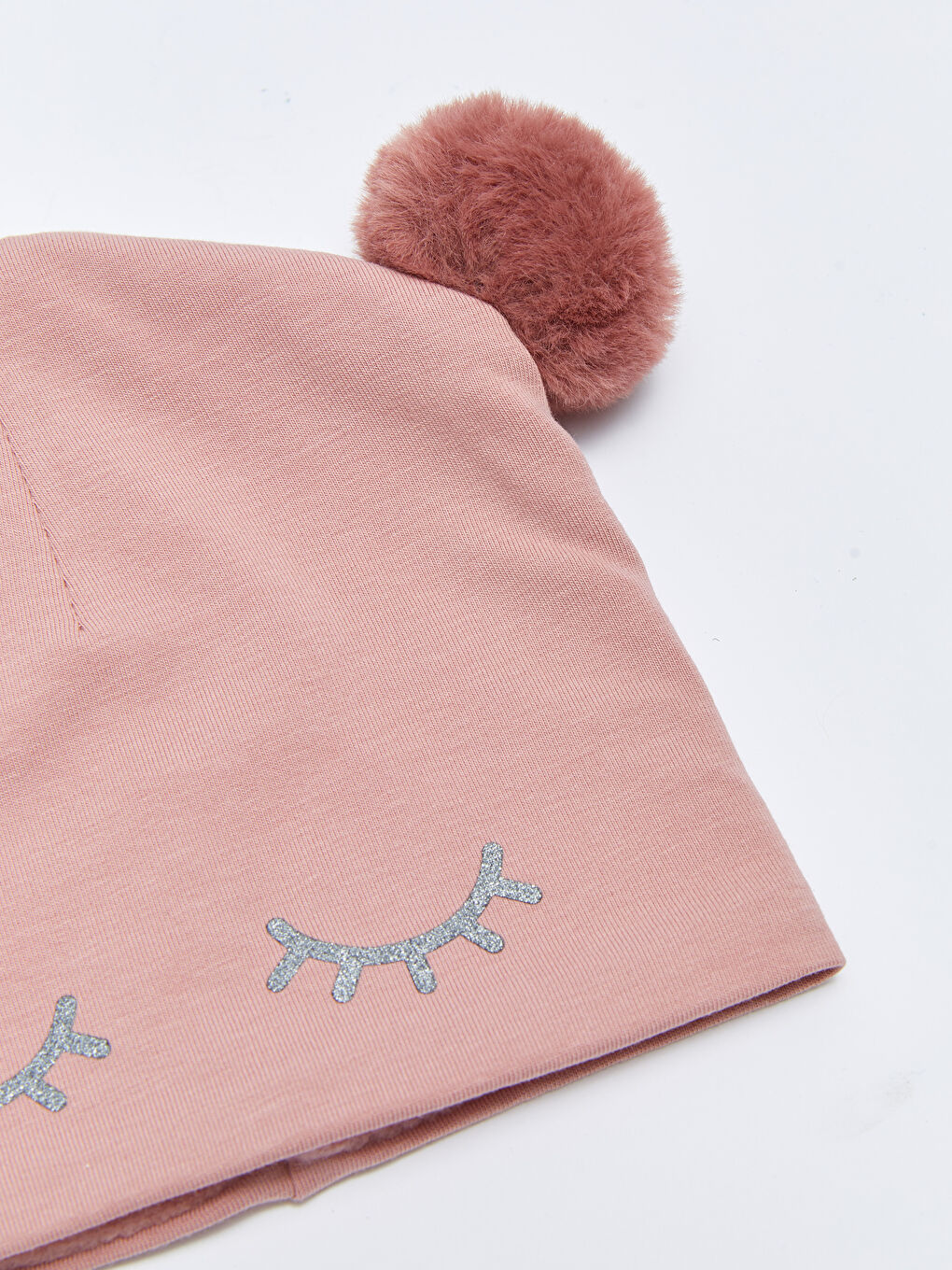 قبعة بنات مطبوعة بتفاصيل بومبوم-1