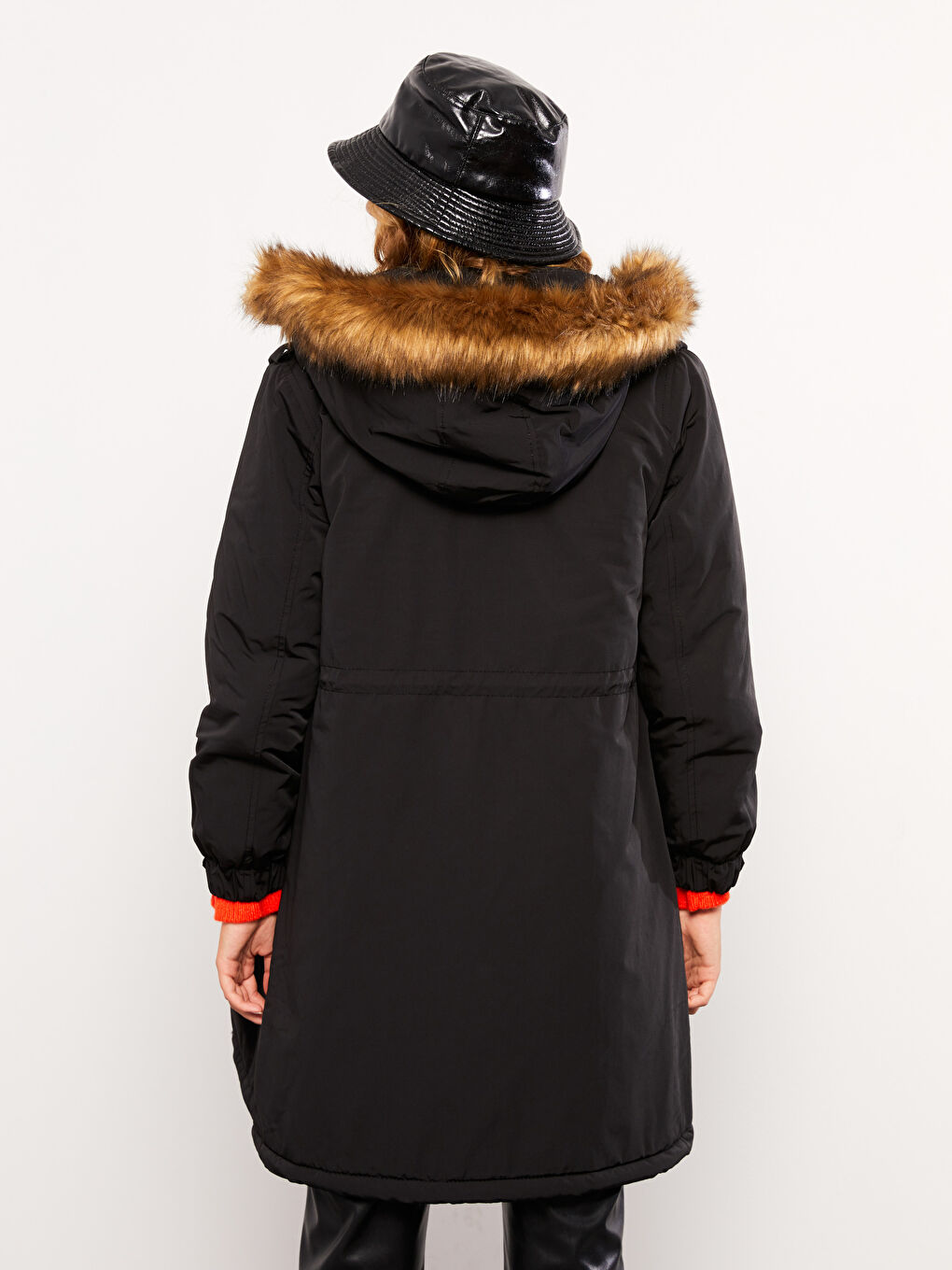 Siyah Kadın Kapüşonlu Düz Parka-6