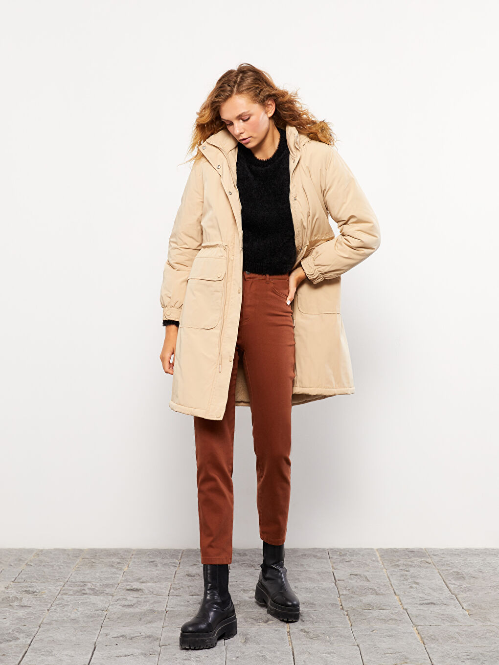 Bej Kadın Kapüşonlu Düz Parka-1