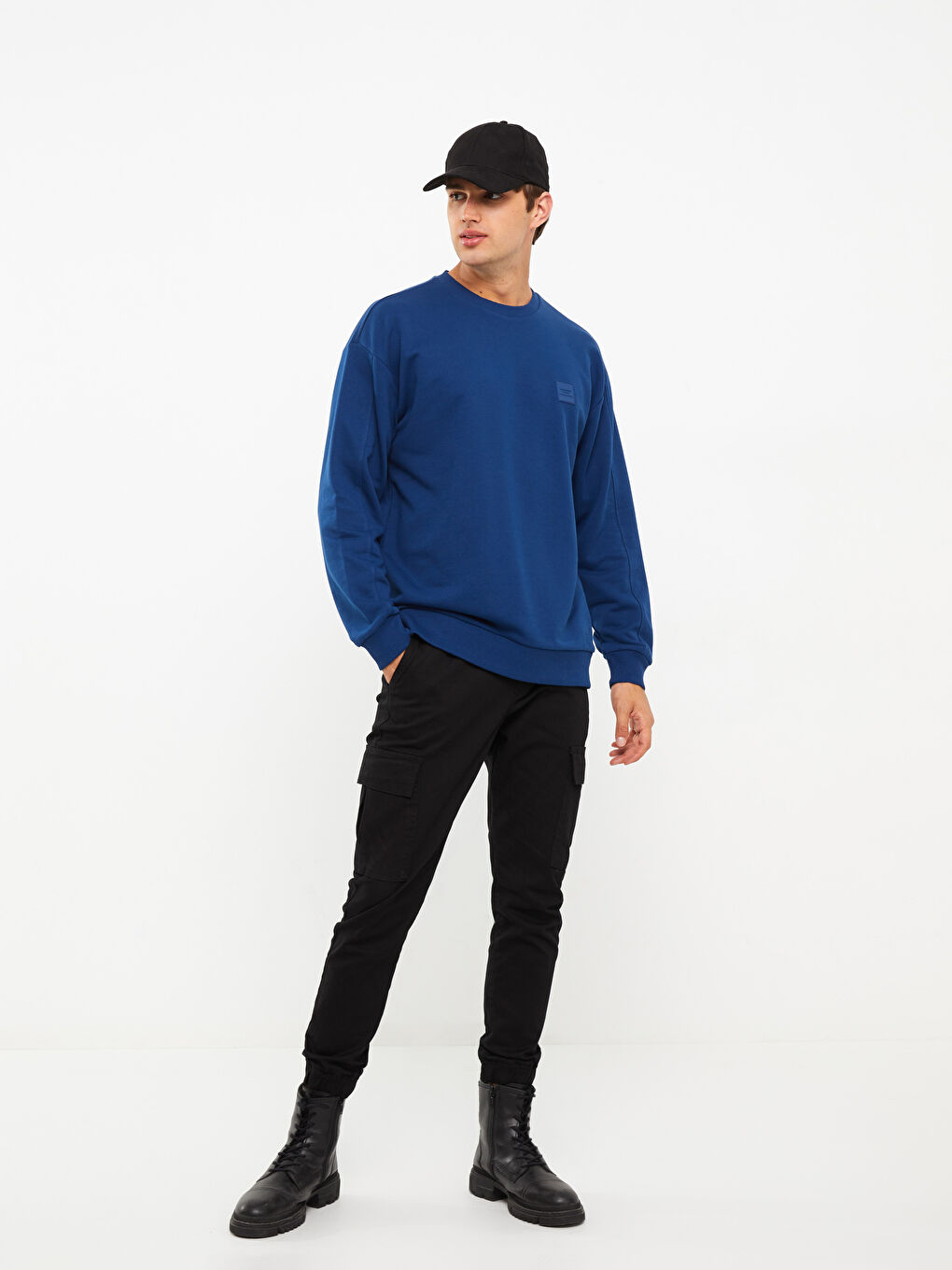 LCW Casual Lacivert Bisiklet Yaka Uzun Kollu Baskılı Erkek Sweatshirt