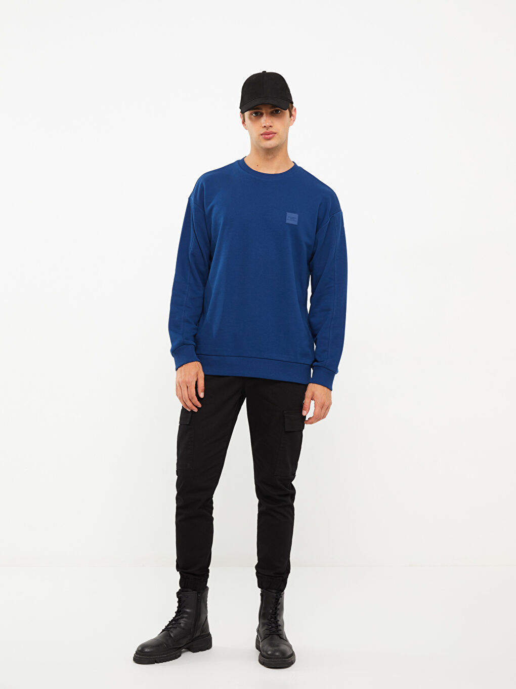 LCW Casual Lacivert Bisiklet Yaka Uzun Kollu Baskılı Erkek Sweatshirt - 1