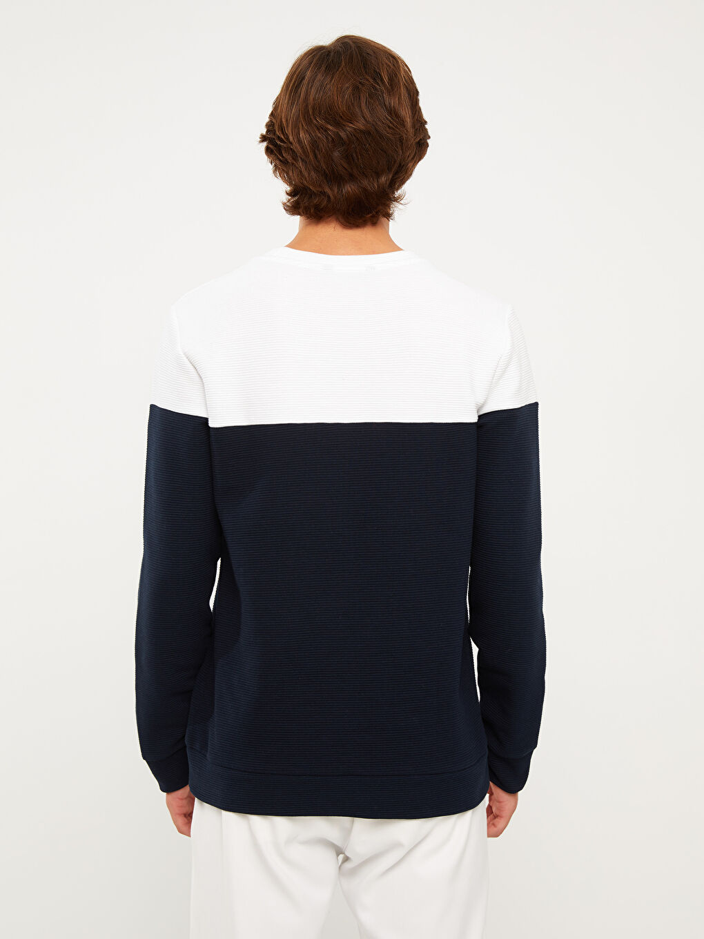 سويت شيرت بلوك الألوان كم طويل بياقة دائرية للرجال-4