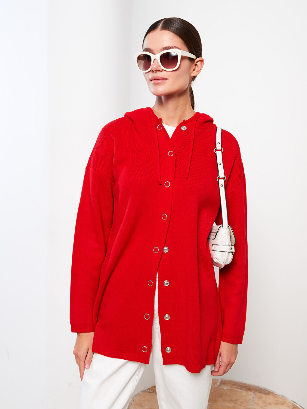 Kırmızı Kapüşonlu Düz Uzun Kollu Kadın Triko Hırka