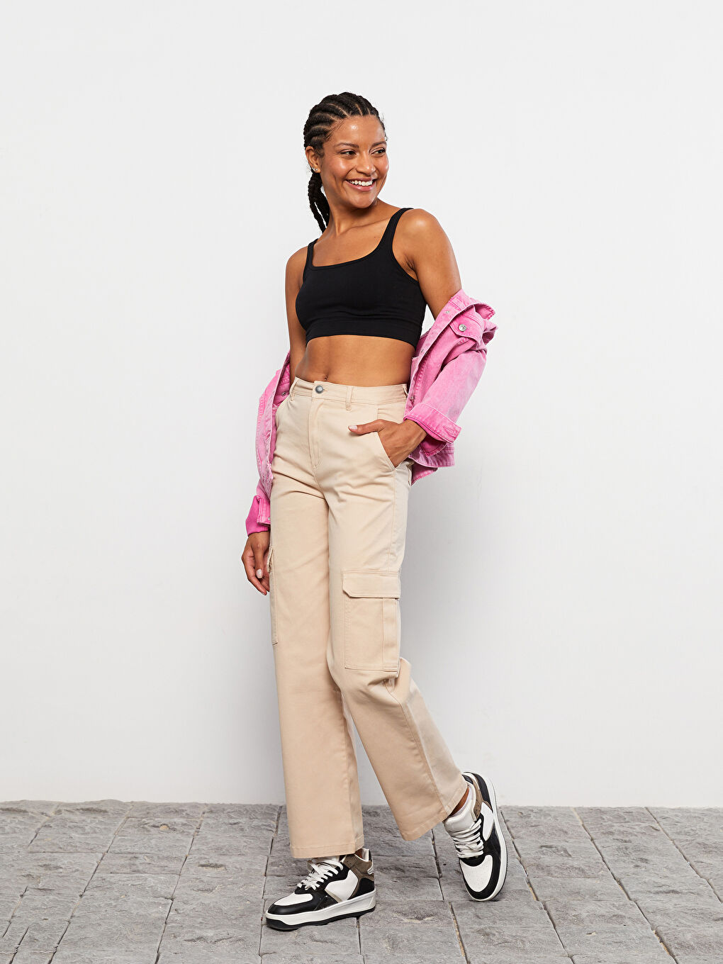 Standard Fit Regular Pocket Detailed Gabardine Women's Trousers