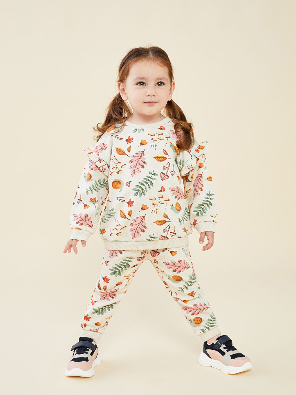 Комплект из 2 предметов: Толстовка с круглым вырезом, длинными рукавами и принтом для малышек и спортивные штаны