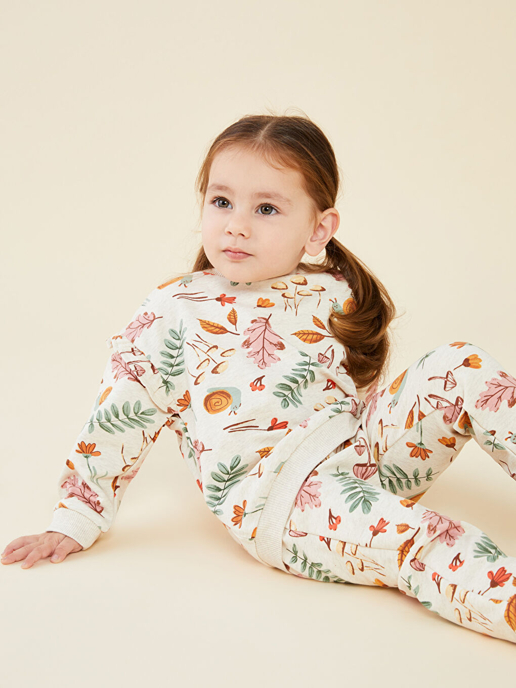 Комплект из 2 предметов: Толстовка с круглым вырезом, длинными рукавами и принтом для малышек и спортивные штаны-2