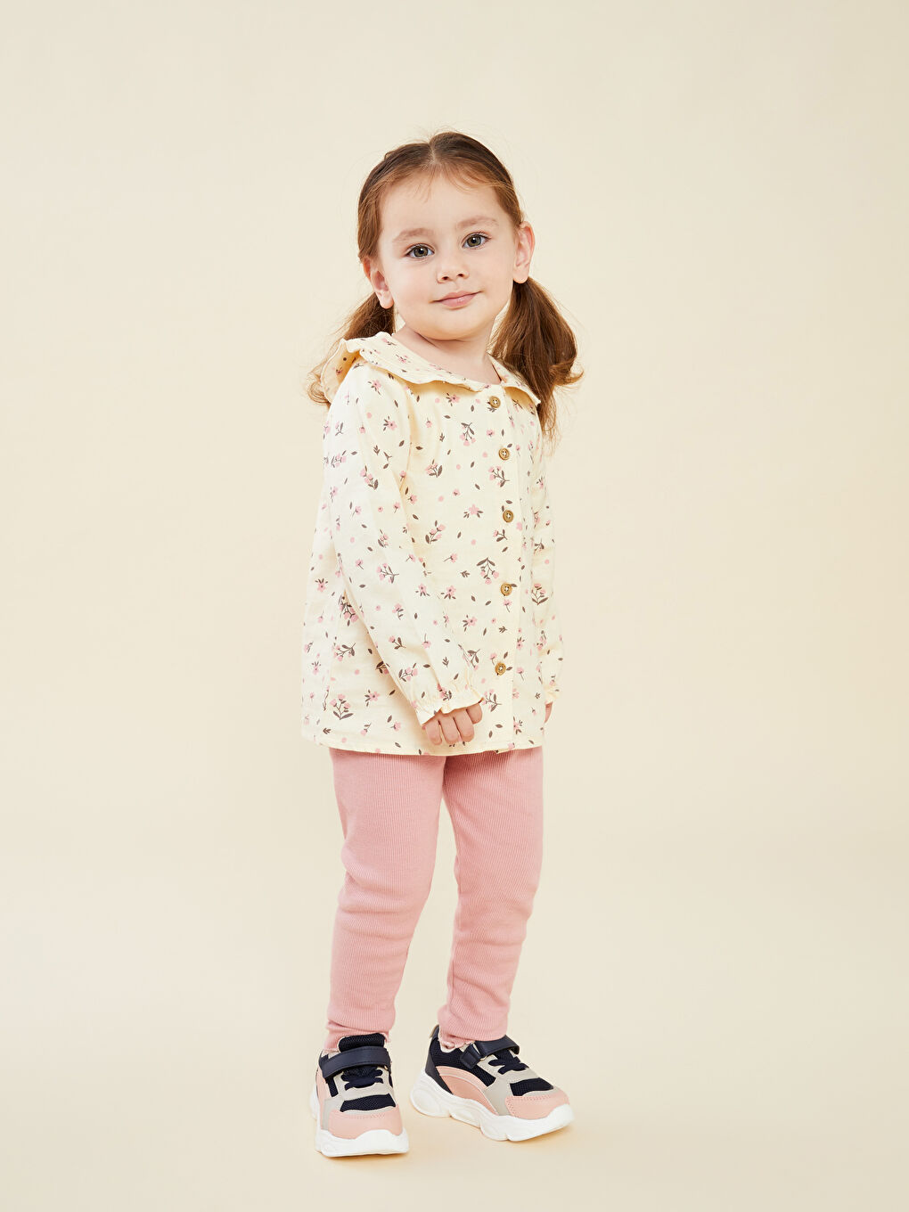 قميجة و سروال مشجر للبنات الصغار بياقة بيتر بان و كم طويل طقم جوج ديال الباكات