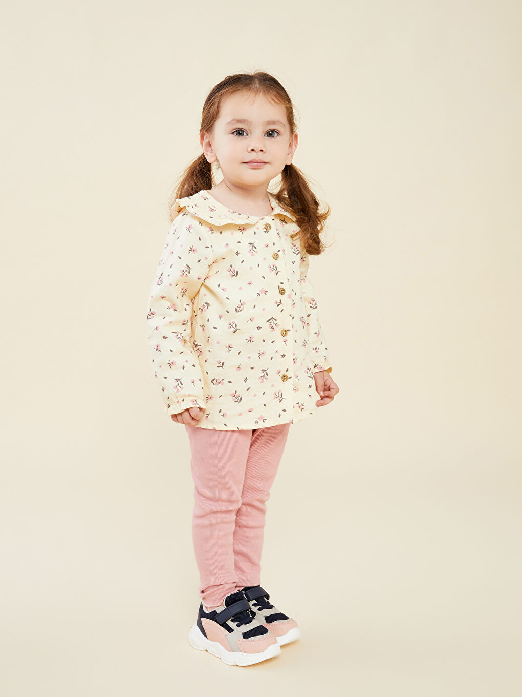 قميجة و سروال مشجر للبنات الصغار بياقة بيتر بان و كم طويل طقم جوج ديال الباكات-2