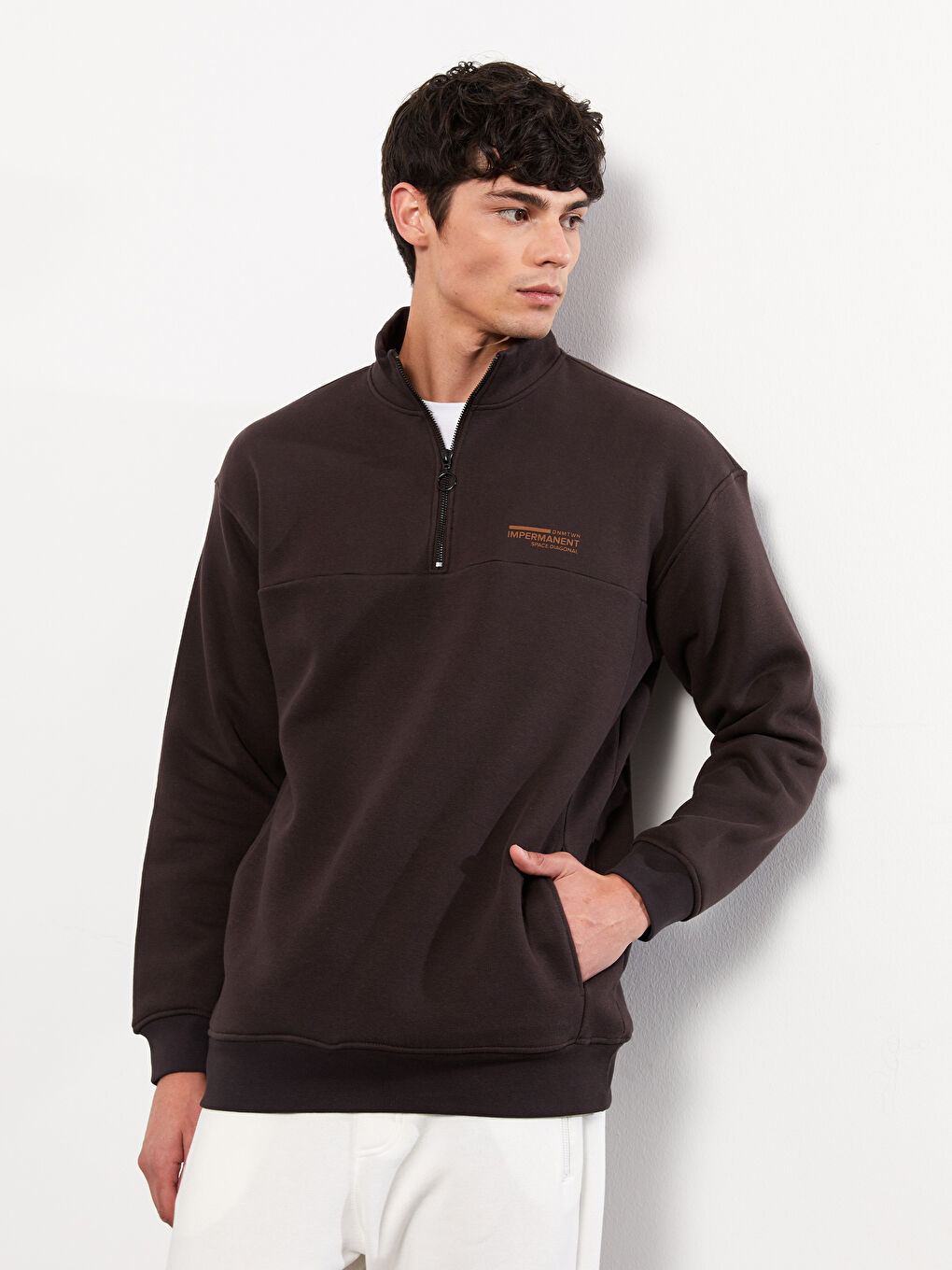 LCW Casual Kahverengi Oversize Dik Yaka Uzun Kollu Baskılı Erkek Kalın Sweatshirt - 2