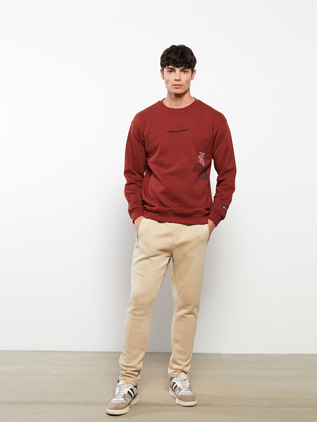 LCW Casual Bordo Bisiklet Yaka Uzun Kollu Baskılı Erkek Kalın Sweatshirt - 1