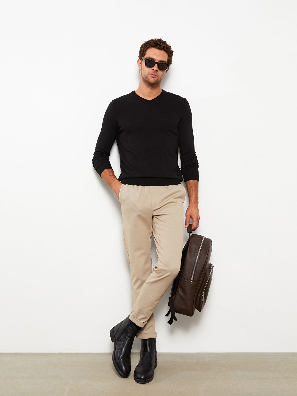 Siyah V Yaka Uzun Kollu Erkek Triko Kazak