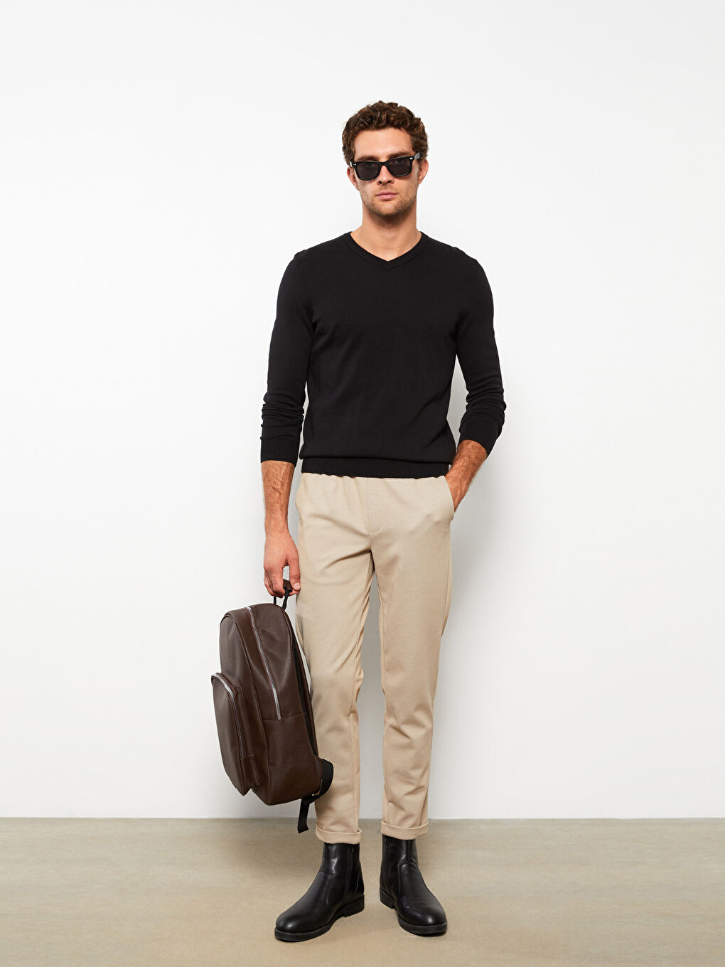 Siyah V Yaka Uzun Kollu Erkek Triko Kazak-1