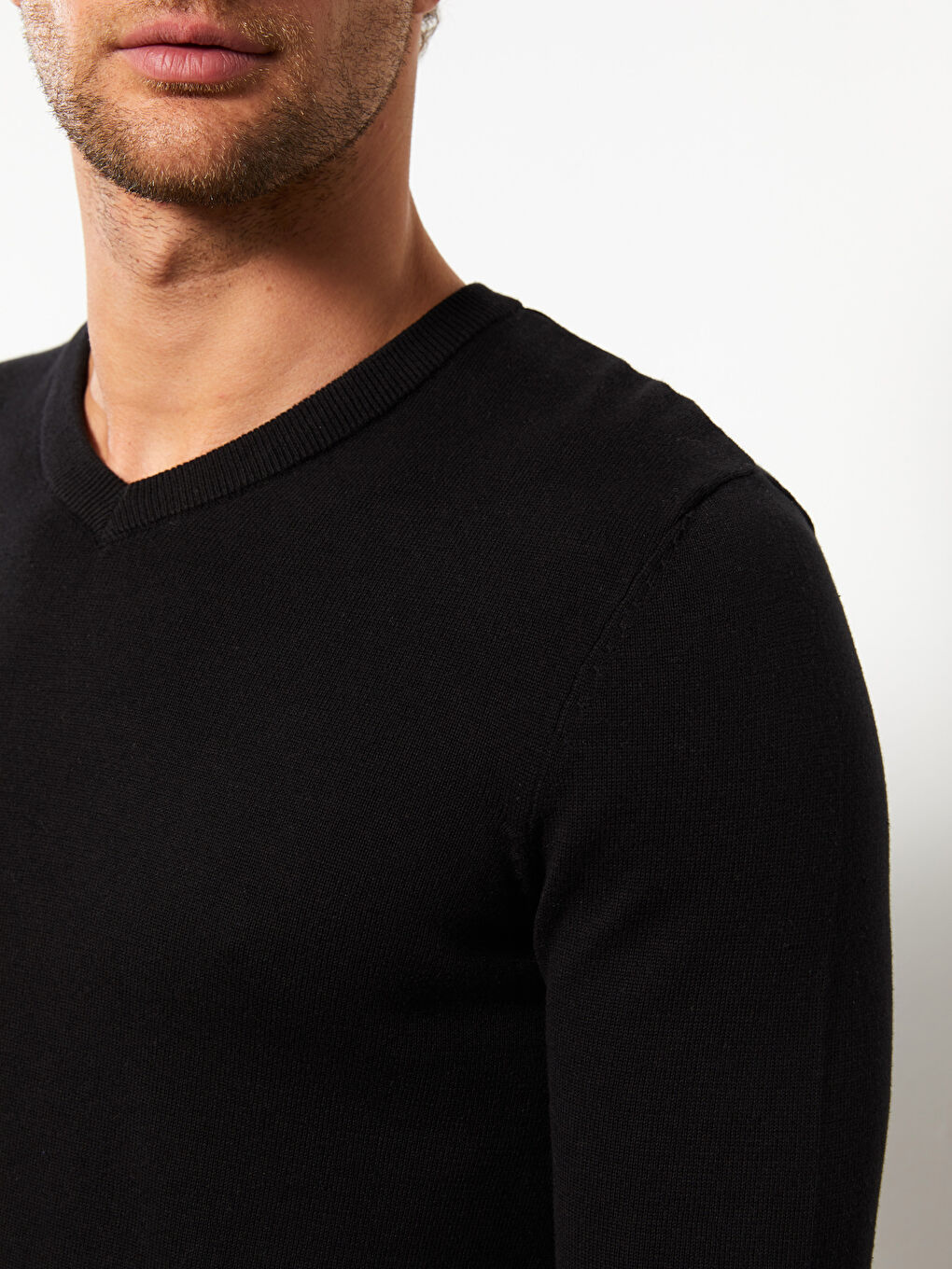 Siyah V Yaka Uzun Kollu Erkek Triko Kazak-3